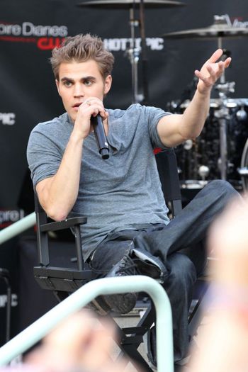 Pot fi un Fanel Psiholautar . *canta* Mai lasa de la tine de la tine de la tine *click; Eu las de la mine de la mine de la mine totu sa fie bine pt mine pt tine s`avem parte de feeericireee
