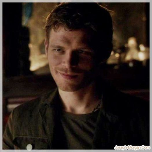 █ ▄→ -nu zice nimic, doar se uită la ea-