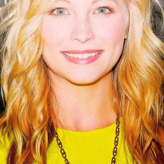 ᵔᴥᵔ -- *continuă să îl sărute şi îl trage de păr*