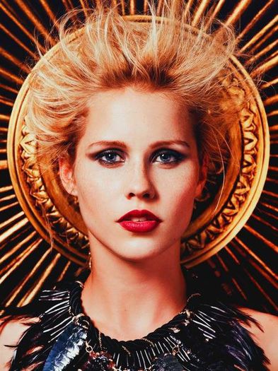21403_500511370033417_141662561_n - Claire Holt