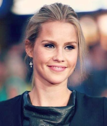 602895_516077291810158_1252963118_n - Claire Holt