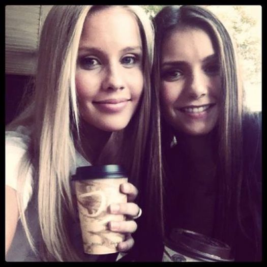 936587_562083700542850_1294058166_n - Claire Holt