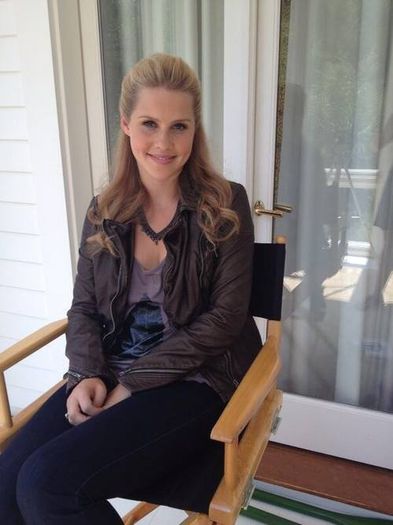 1233463_506972386053982_1541128182_n - Claire Holt