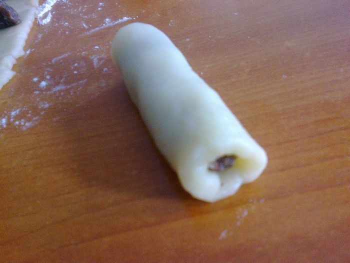 Tigarete cu nuca, nuca de cocos si dulceata de struguri - 3 - Culinar 3