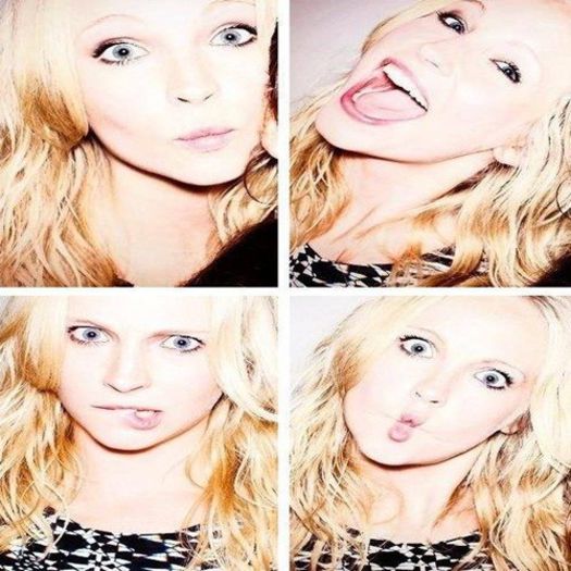ᵔᴥᵔ -- Nuu :)) Stai lin #zoe . Hai măăi mă scarpini sau ce faci?#love