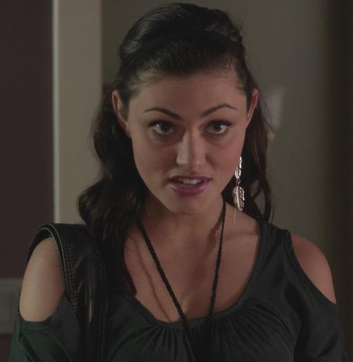 Bine, tu?   Doar Hey Hayley? NO hug or kiss? #elijah