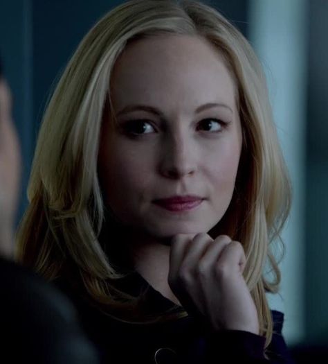 ᵔᴥᵔ -- *Kiss* Scuze ştii că sunt mai sărită de pe fix dar tot tb :O3 #klaus