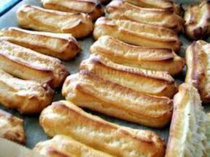 4 - ALEGE-TI O POZA LIBERA CU HOT DOG-UL DULCE