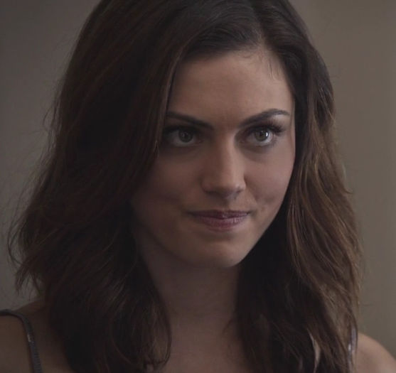 *il impinge pe stef* Lasa-mi tigrisorul! | *kiss elijah*Bine,tu?