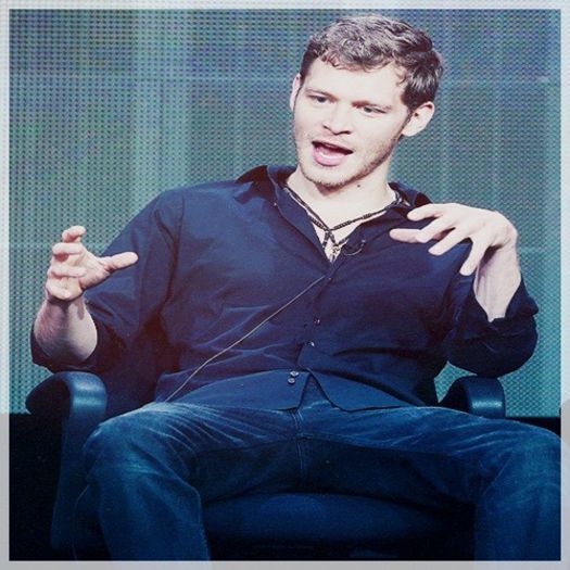 █ ▄→ s-a întors la forma lui masculină, rebekah! era femeie mai devreme