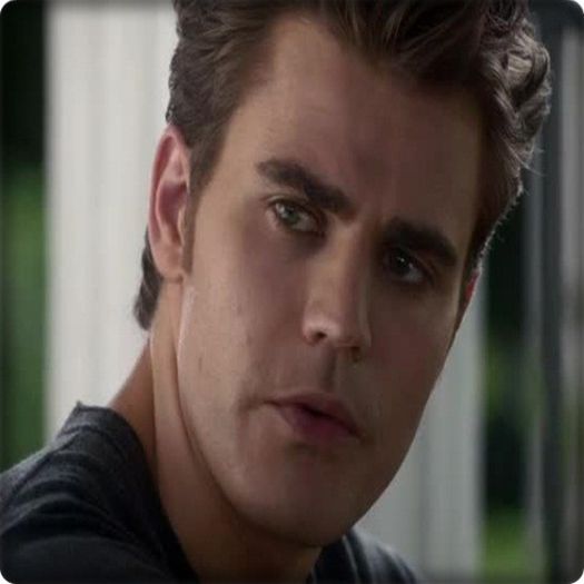 Pleaca de aici! *se ascnde dupa canapea* #rebekah