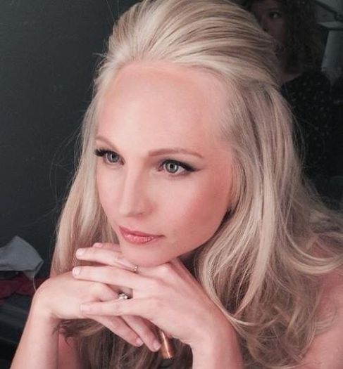 ᵔᴥᵔ -- Tocmai acuma ? :(( Mă p..iş pe faţa lu tactu :))) Te bat click; când ieşim afară mâine klaus :-w . Anyway nb:x.  Mai e cineva? :)
