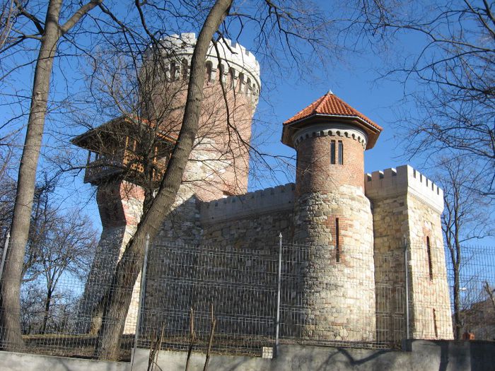 castelul lui VladTepes din parc.Carol - Bucuresti album 9-urmeaza si alte albume despre Bucuresti