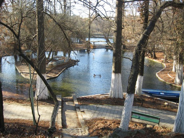 parcul Carol(Libertatii ) - Bucuresti album 9-urmeaza si alte albume despre Bucuresti