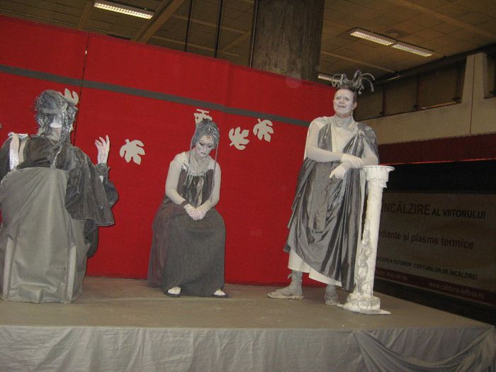 teatrul Masca la metrou Unirii - Bucuresti album 9-urmeaza si alte albume despre Bucuresti