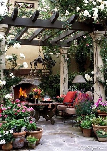 22644-Beautiful-Outdoor-Garden-Room