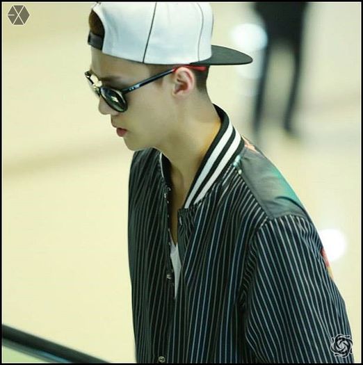 140410 Sehun @ Gimpo Airport - Haneda Airport.15