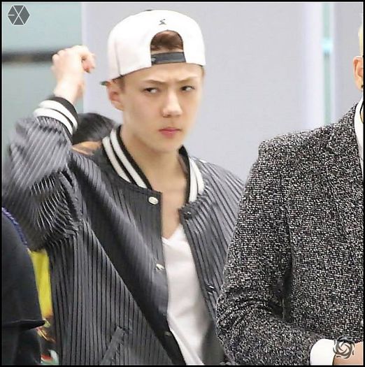 140410 Sehun @ Gimpo Airport - Haneda Airport.21