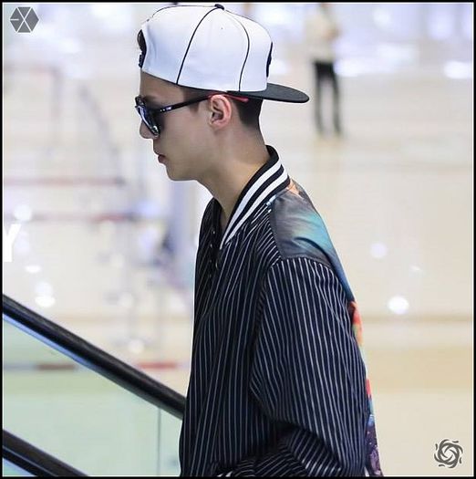 140410 Sehun @ Gimpo Airport - Haneda Airport.23