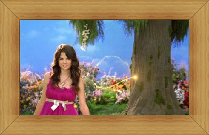 [www.fisierulmeu.ro] Selena Gomez modifikat.2 - Selena Gomez