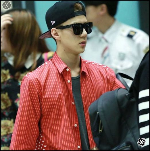.Hun| ..Ahh~ eu daca iti bag in pantaloni - nu se intampla nimic ca oricum esti uda. :3 =)) ..[desc]; ..[fuge la ea] ..Ioi, iubirea mea..de ce te ascunzi? :o3 =)) #Y.

