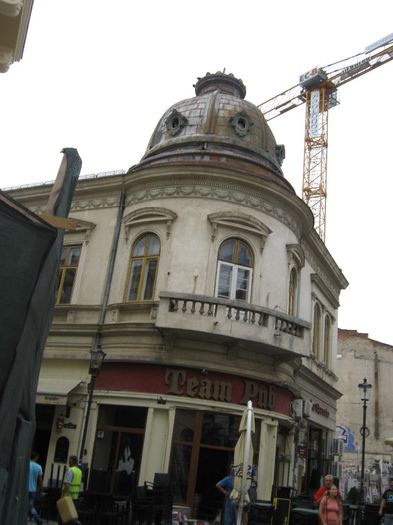 o cladire din centrul vechi