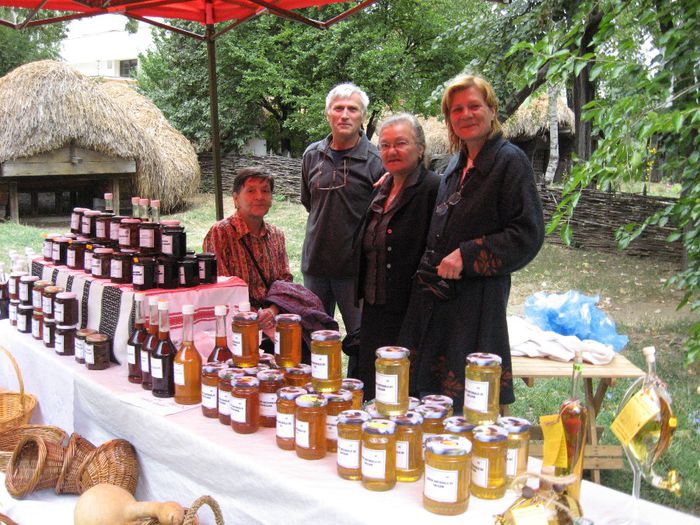 si produse naturale de la prietena noastra - Bucuresti album 10 2012 evenimente si obiective de vazut