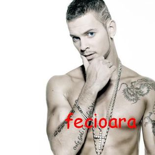 TiniStoesselx4 - fecioara