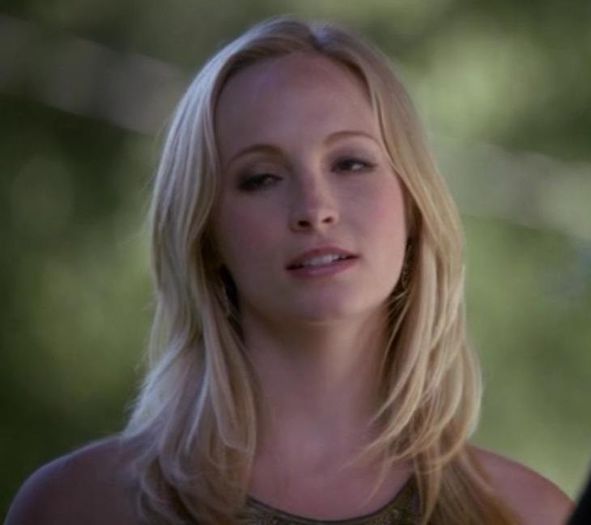 ᵔᴥᵔ -- It was like baby baby baby ohhh :))) Ce face doru de Klaus din mine . :-s