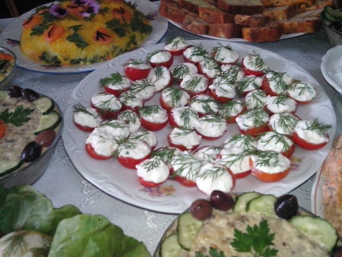 IMG_20140510_114450 - Platouri cu aperitive si prajituri facute acasa pentru nunta baiatului