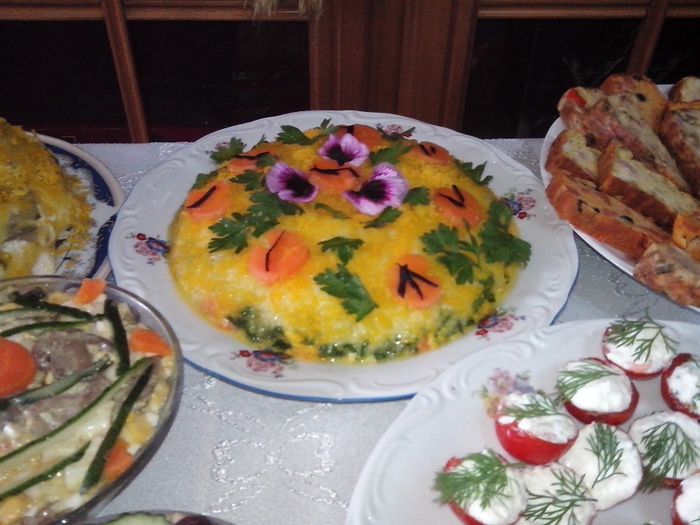IMG_20140510_114455 - Platouri cu aperitive si prajituri facute acasa pentru nunta baiatului