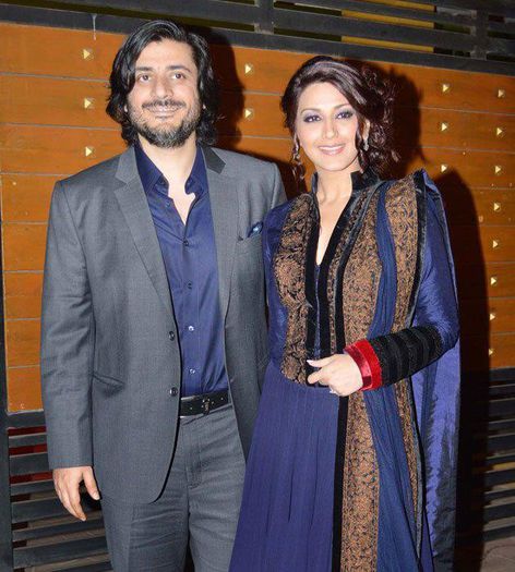 269280_588951657785768_1403982440_n - Sonali Bendre