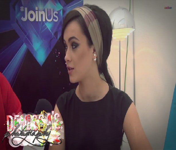 ┊deɴιι┊cât de cât . dar îmi e frică şi mor de nervi . ne cheamă la şcoală (cl); la ora 12 şi e teza până la 14 şi anul trecut le-a dat drumu de la teză dar pe noi anul ăsta ne ţine deci am ore de la 12-19 . mooor , 7 ore la puşcărie .
