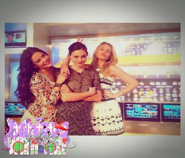 ┊deɴιι┊biine , tu ? ¤hug back¤ ; feey , nu mă subestima că mai am 4 poze. =))) - here - episode 16 - done