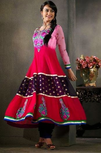 1376432_398975833562570_42030598_n - Surbhi Jyoti