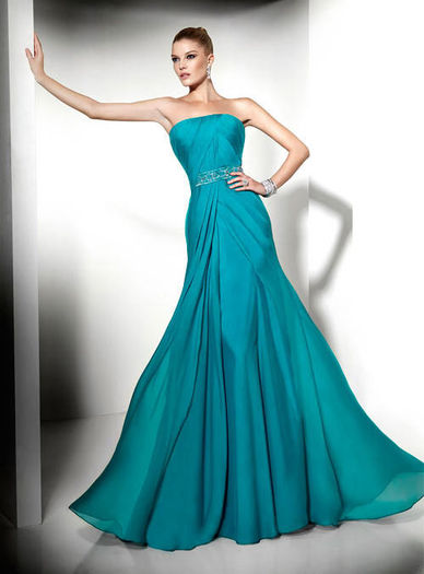 Cele-mai-frumoase-rochii-de-seara-turquoise-0[1] - Rochi