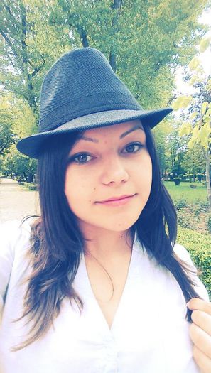 10318637_830443600362275_1046764253_n - aprilie-mai