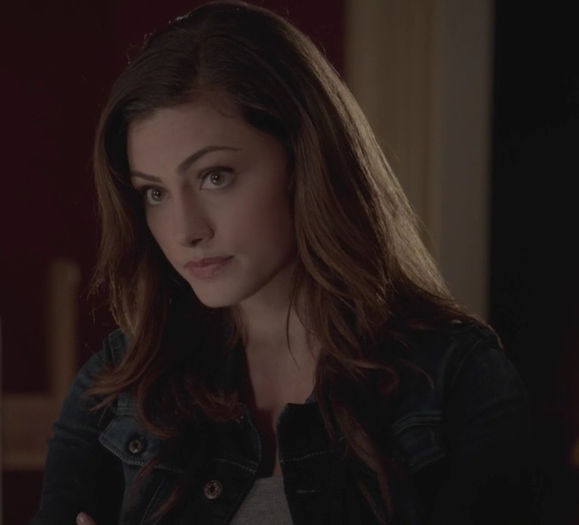 click De ce iti respingi porumbita Stef?| Glumeam mai! Nu-s geloasa pe Stef,  daca erai cu vreuna; maturam cu ea pe aici
