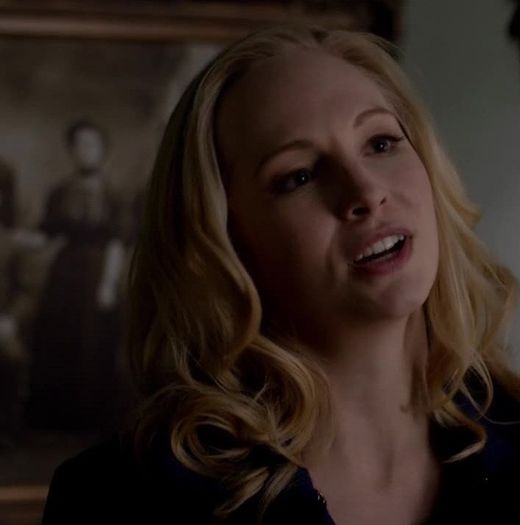 ᵔᴥᵔ -- Când o să încetezi să te mai comporţi aşa în public cliickus; voi înceta şi eu să ţi mai spun Niklaus..Uite,teai făcut de râs..Şi Elena şi Katherine au fugit de tine,sclavule
