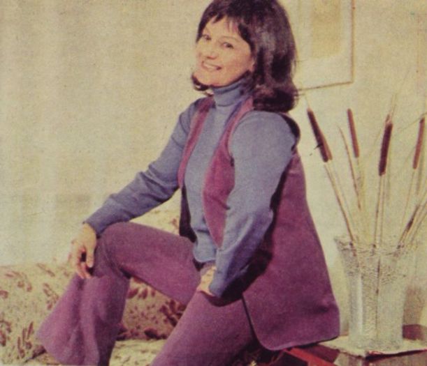 Coca Andronescu; artista
