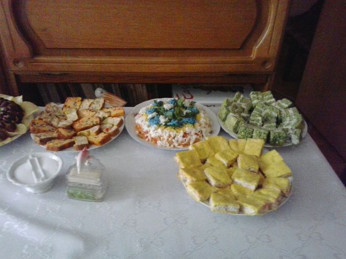 20140510_112303 - Platouri cu aperitive si prajituri facute acasa pentru nunta baiatului