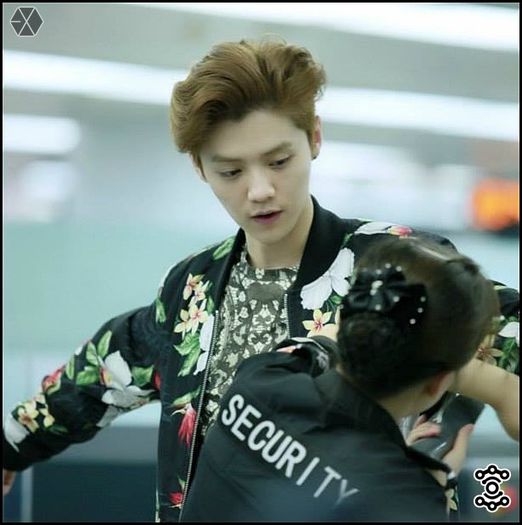 140407-08 LuHan @ Beijing & Incheon Airport.34