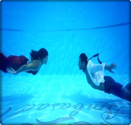 ( înoată spre el. ) - piscina - balaceala ______ XD