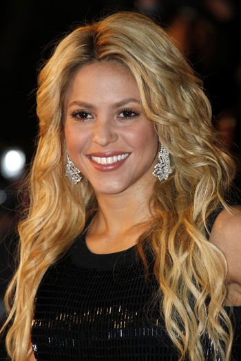 Sexy-Shakira-2012-wallpapers-1oet.com-22[1] - Shakira