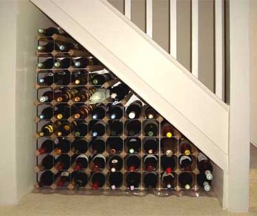 under-stair-wine-rack - scara de interior