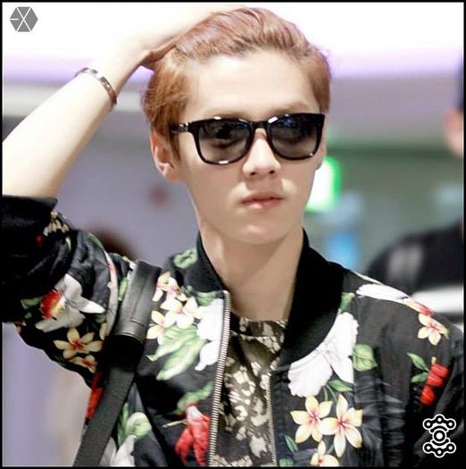 .Han| ..Lizzy. :o3 ..[hug] ..Ce face tu? :3