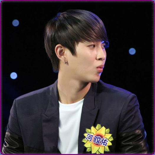 .&. Daca ti se pare ca arat ca Hyungsik..mai incearca ochelarii lui JA..:-w.. Hei :-h