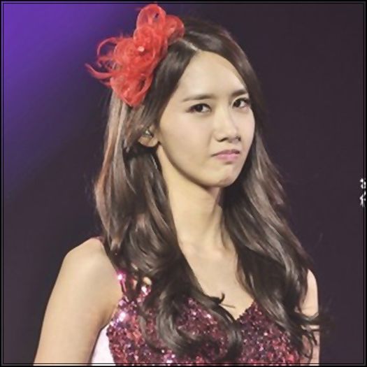 ^^.. [ii toarna apa in cap] ..Mai gandeste-te. :-L #Sh ..Asa e, asta nu e bun de.. (desc); Minnie. [-( ..Nu te merita.  :( #Lh.. Huooo. &gt;:P #Sh
