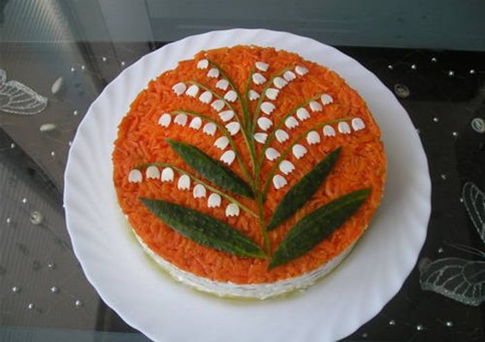 Ukrashenie_salata_v_vide_landysha