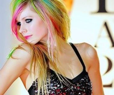 infoVioletta_Avril Lavigne